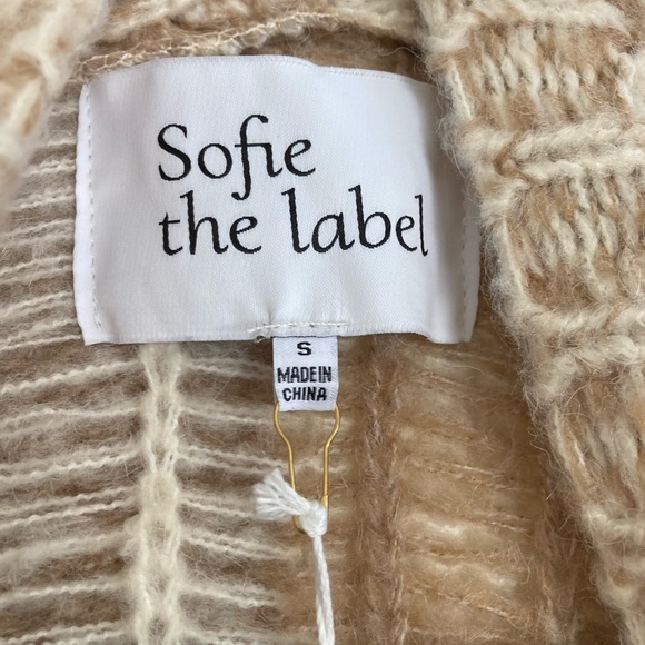 NWT Clad & Cloth Oversized Cardigan - Picture 3 of 5